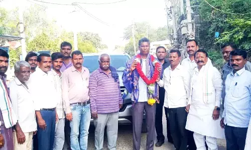 ಸುರಪುರಕ್ಕೆ ಸಚಿವ ಸತೀಶ್ ಜಾರಕಿಹೊಳಿ ಭೇಟಿ: ಬುದ್ಧ ಮೂರ್ತಿ ನಿರ್ಮಾಣಕ್ಕೆ ನೆರವಿನ ಭರವಸೆ