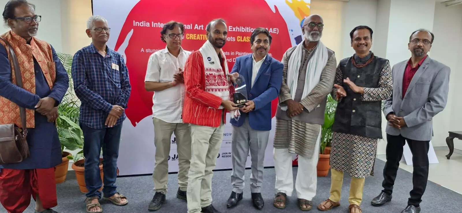 ಕಲಬುರಗಿ: ಕಲಾವಿದ ರಹ್ಮಾನ್ ಪಟೇಲ್ ರಿಗೆ ‘ಅತ್ಯುತ್ತಮ ಸೃಷ್ಟಿ ತೀರ್ಪುಗಾರರ ಆಯ್ಕೆ ಪ್ರಶಸ್ತಿ ಪ್ರದಾನ