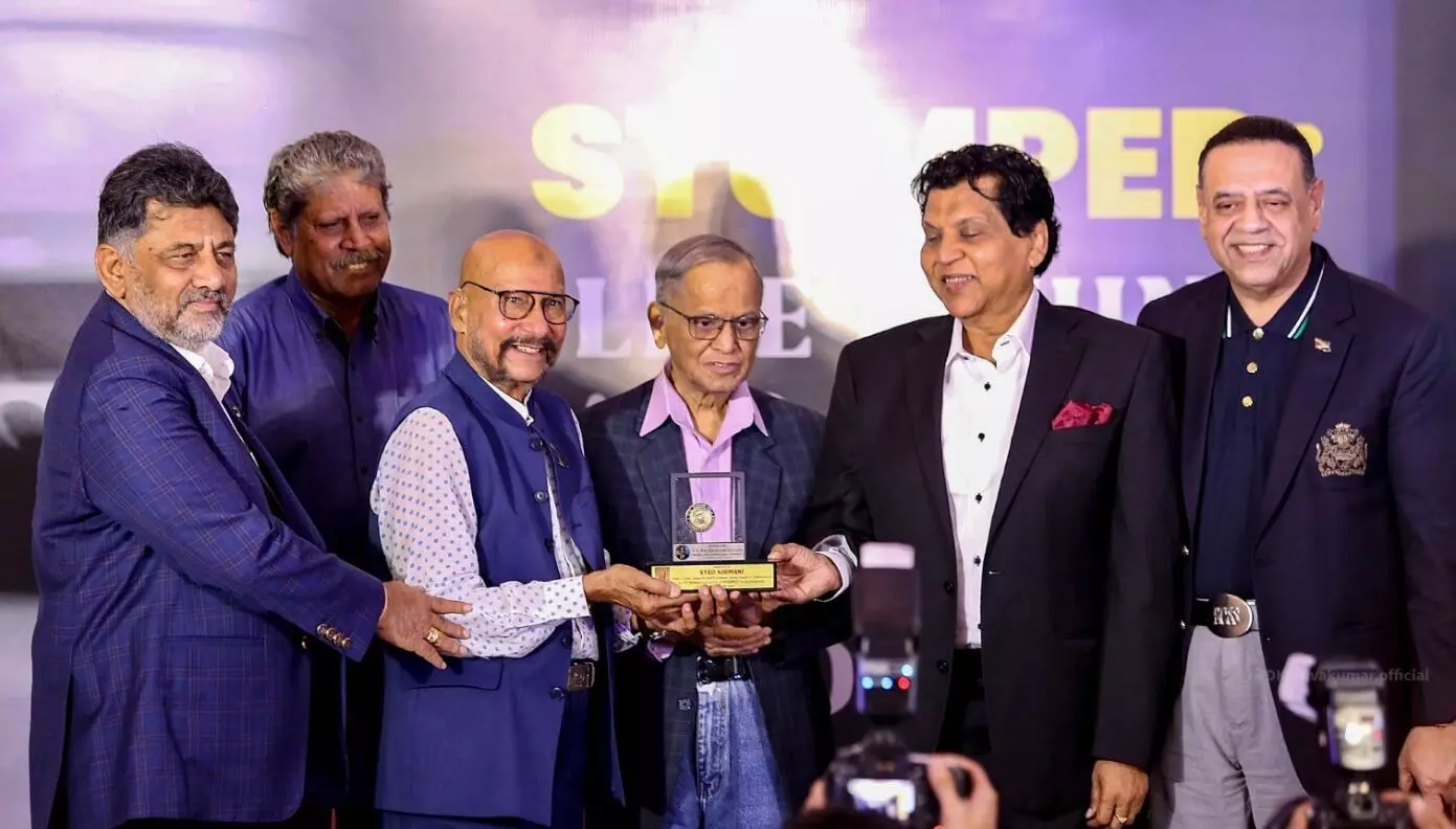 ಕ್ರಿಕೆಟ್ ಆಟವನ್ನು ರಾಜಕಾರಣಿಗಳಿಂದ ದೂರವಿಡಿ, ಆಟಗಾರರೇ ಮುನ್ನಡೆಸಿ : ಡಿ.ಕೆ.ಶಿವಕುಮಾರ್ ಕ್ರಿಕೆಟ್ ಆಟವನ್ನು ರಾಜಕಾರಣಿಗಳಿಂದ ದೂರವಿಡಿ, ಆಟಗಾರರೇ ಮುನ್ನಡೆಸಿ : ಡಿ.ಕೆ.ಶಿವಕುಮಾರ್