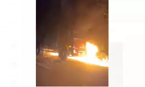 ಜೋಡುಪಾಲ| ಭತ್ತ ಸಾಗಾಟದ ಲಾರಿ ಬೆಂಕಿಗಾಹುತಿ