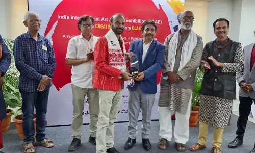 ಕಲಬುರಗಿ: ಕಲಾವಿದ ರಹ್ಮಾನ್ ಪಟೇಲ್ ರಿಗೆ ‘ಅತ್ಯುತ್ತಮ ಸೃಷ್ಟಿ ತೀರ್ಪುಗಾರರ ಆಯ್ಕೆ ಪ್ರಶಸ್ತಿ ಪ್ರದಾನ