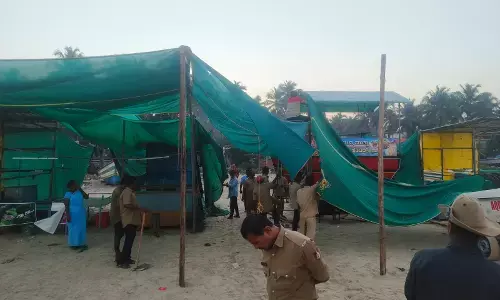 ಮುರುಡೇಶ್ವರ ಕಡಲ ತೀರದ ಅನಧಿಕೃತ ಗೂಡಂಗಡಿಗಳ ತೆರವು ಕಾರ್ಯಾಚರಣೆ