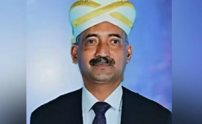 ಕುಪ್ಯಚೇಲೆ ಧರಿಸಿ ಹೋದ ಕೊಡವರನ್ನು ತಡೆದ ಪ್ರಕರಣ | ನಾಪೋಕ್ಲು ಕೊಡವ ಸಮಾಜ ಖಂಡನೆ ಕುಪ್ಯಚೇಲೆ ಧರಿಸಿ ಹೋದ ಕೊಡವರನ್ನು ತಡೆದ ಪ್ರಕರಣ | ನಾಪೋಕ್ಲು ಕೊಡವ ಸಮಾಜ ಖಂಡನೆ