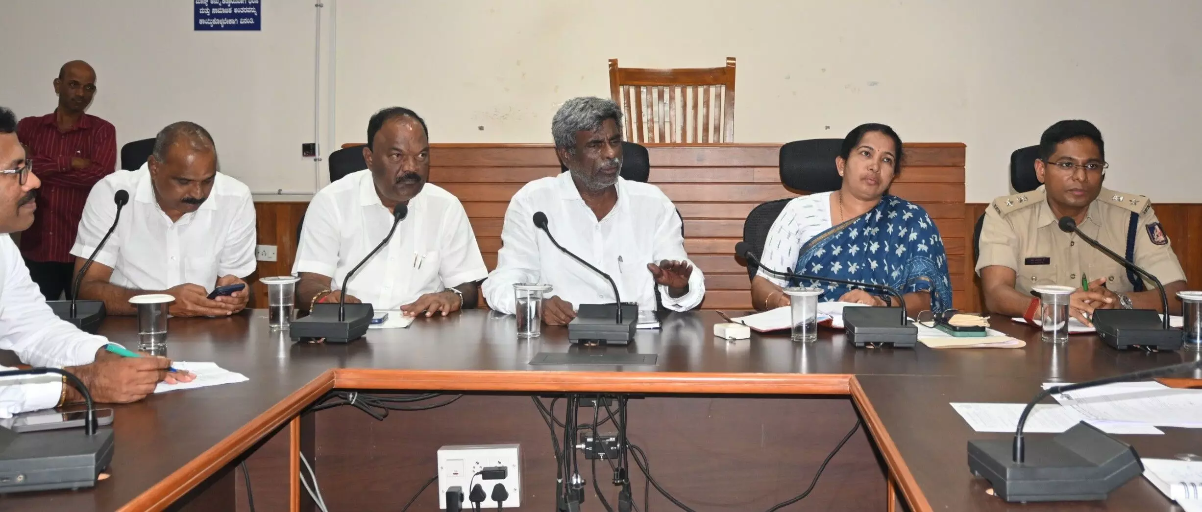 ಸ್ಥಳೀಯ ಸ್ವಂತ ವಾಹನ, ಸಣ್ಣ ವಾಣಿಜ್ಯ ವಾಹನಗಳಿಗೆ ವಿನಾಯಿತಿ: ಉಡುಪಿ ಡಿಸಿ ವಿದ್ಯಾಕುಮಾರಿ