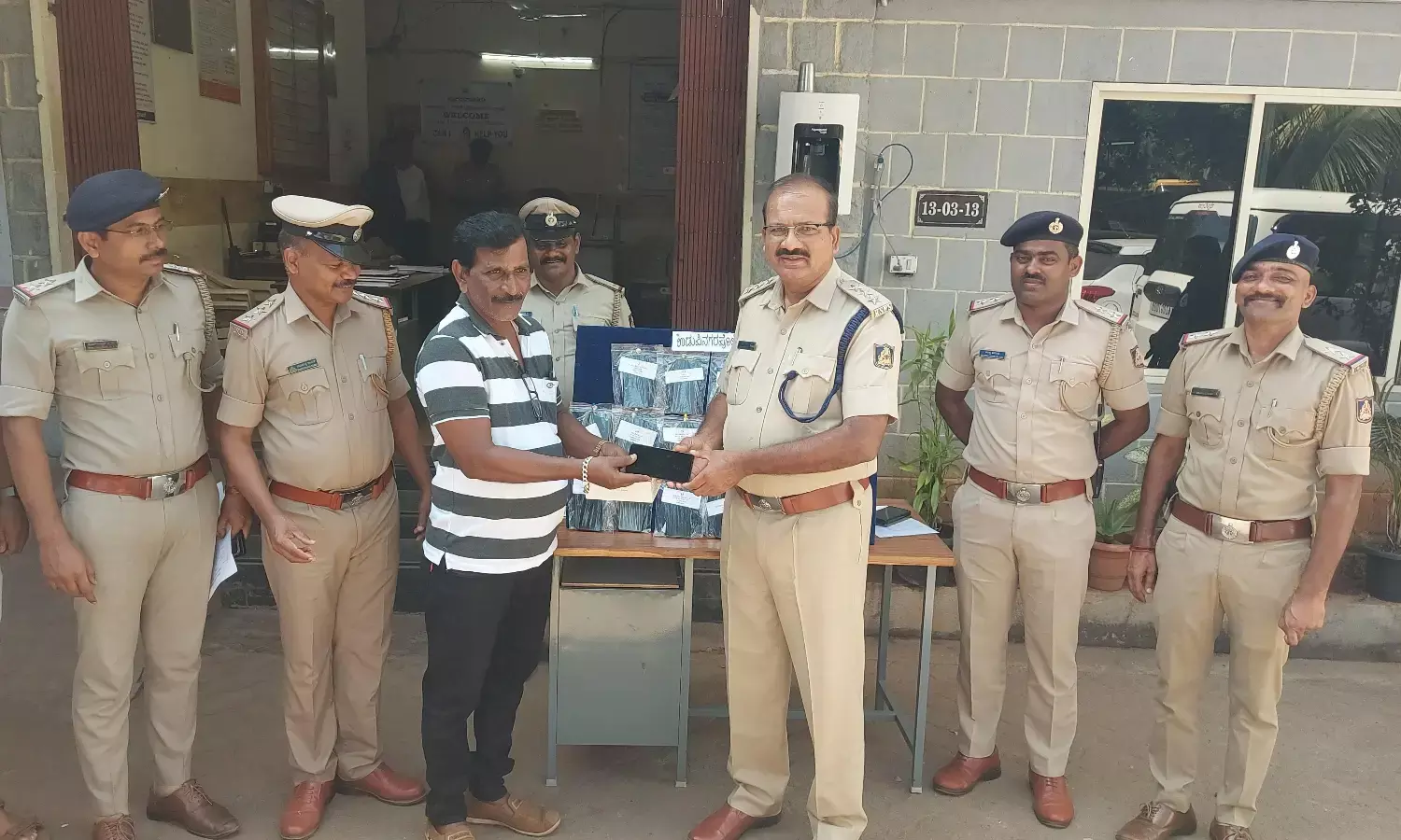 ಉಡುಪಿ: ಕಳವಾದ 18 ಮೊಬೈಲ್‌ಗಳು ವಾರೀಸುದಾರರಿಗೆ ಹಸ್ತಾಂತರ