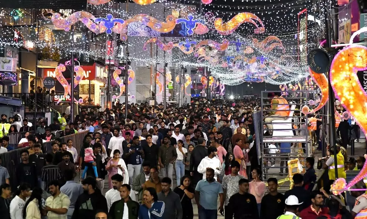 PHOTOS | ಬೆಂಗಳೂರಿನಲ್ಲಿ ಕಳೆಗಟ್ಟಿದ ಹೊಸ ವರ್ಷದ ಸಂಭ್ರಮಾಚರಣೆ