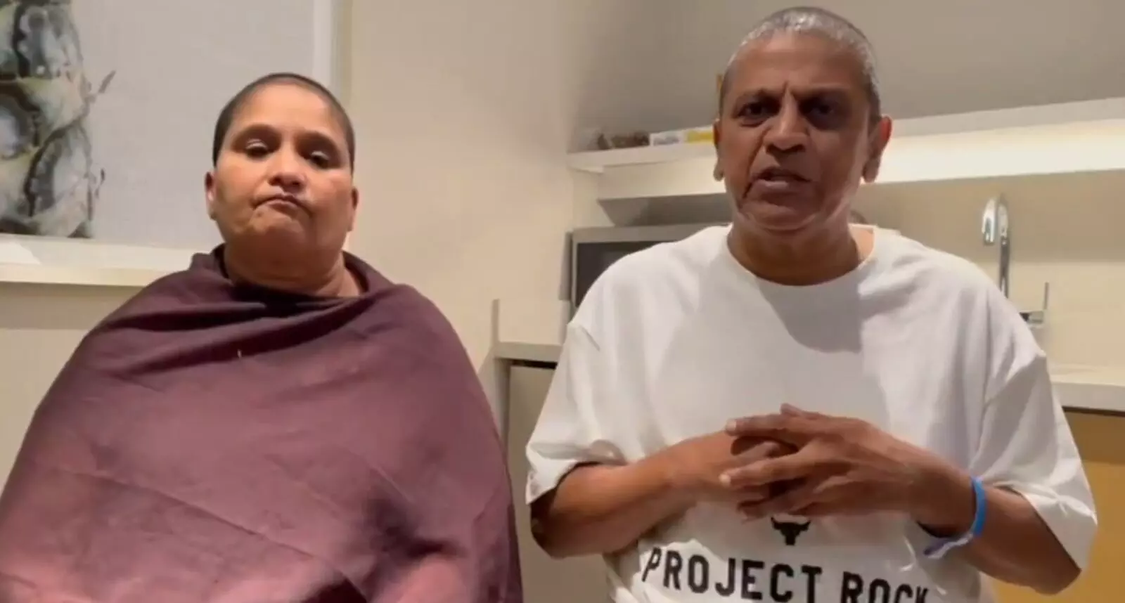 ಶಸ್ತ್ರಚಿಕಿತ್ಸೆ ಬಳಿಕ ಮೊದಲ ಪ್ರತಿಕ್ರಿಯೆ ನೀಡಿದ ನಟ ಶಿವರಾಜ್ ಕುಮಾರ್ ಶಸ್ತ್ರಚಿಕಿತ್ಸೆ ಬಳಿಕ ಮೊದಲ ಪ್ರತಿಕ್ರಿಯೆ ನೀಡಿದ ನಟ ಶಿವರಾಜ್ ಕುಮಾರ್