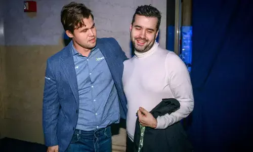 Photo of Magnus Carlsen and Ian Nepomniachtchi