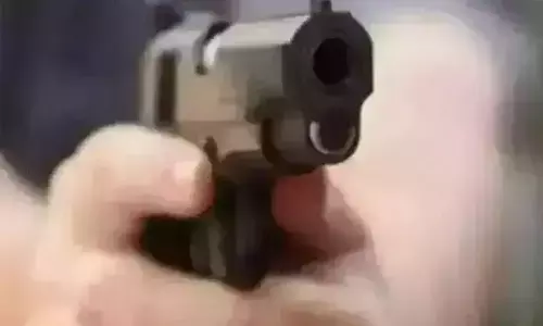 ಅಮೆರಿಕ | ಜನರ ಗುಂಪಿಗೆ ಕಾರು ನುಗ್ಗಿಸಿ, ಗುಂಡಿನ ದಾಳಿ