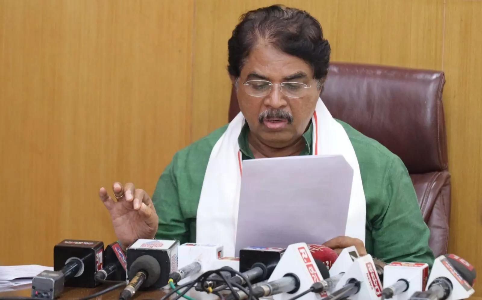 Photo of R.Ashok Photo of R.Ashok