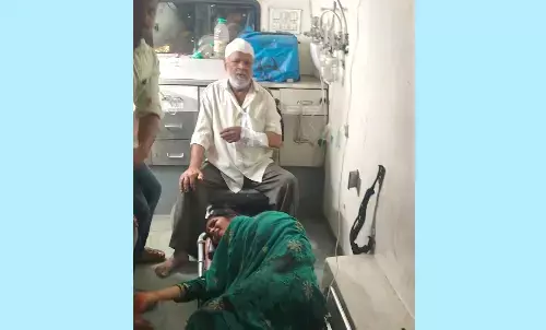 ಚಾಮರಾಜನಗರ | ಸಹೋದರಿಯನ್ನು ಕೊಲೆಗೈದು, ತಂದೆ, ಅತ್ತಿಗೆಗೆ ಚಾಕುವಿನಿಂದ ಇರಿದ ಯುವಕ