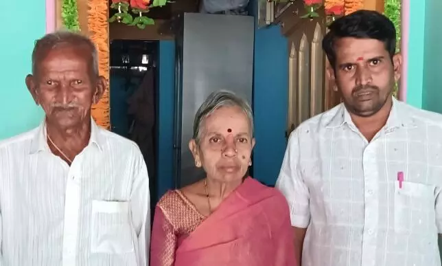 ಯಳಂದೂರು | ಪರಿಶಿಷ್ಟರಿಗೆ ಬಾಡಿಗೆಗೆ ಮನೆ : ಸವರ್ಣೀಯರ ಕುಟುಂಬಕ್ಕೆ ಬಹಿಷ್ಕಾರ ಆರೋಪ ಯಳಂದೂರು | ಪರಿಶಿಷ್ಟರಿಗೆ ಬಾಡಿಗೆಗೆ ಮನೆ : ಸವರ್ಣೀಯರ ಕುಟುಂಬಕ್ಕೆ ಬಹಿಷ್ಕಾರ ಆರೋಪ