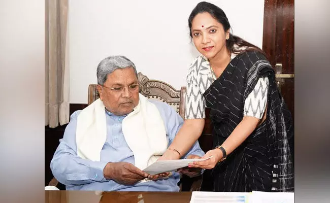 ಸರಕಾರಿ ಆಸ್ಪತ್ರೆಗಳಲ್ಲಿ ಬಾಣಂತಿಯರ ಸರಣಿ ಸಾವು ಪ್ರಕರಣ | ಸಿಎಂಗೆ ವರದಿ ಸಲ್ಲಿಸಿದ ಮಹಿಳಾ ಆಯೋಗ