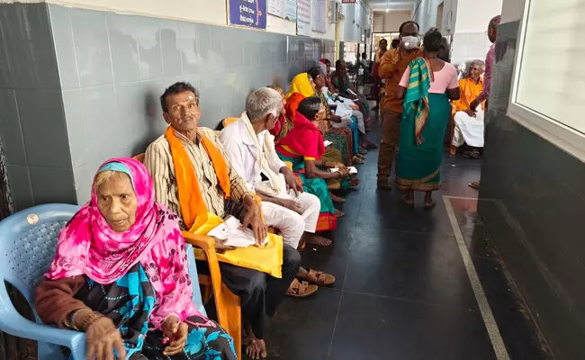 ಕಲಬುರಗಿ | 101 ನಾಗರಿಕರಿಗೆ ಕಣ್ಣಿನ ಪೊರೆಯ ಯಶಸ್ವಿ ಶಸ್ತ್ರ ಚಿಕಿತ್ಸೆ : ಸಚಿವ ಪ್ರಿಯಾಂಕ್ ಖರ್ಗೆ ಕಲಬುರಗಿ | 101 ನಾಗರಿಕರಿಗೆ ಕಣ್ಣಿನ ಪೊರೆಯ ಯಶಸ್ವಿ ಶಸ್ತ್ರ ಚಿಕಿತ್ಸೆ : ಸಚಿವ ಪ್ರಿಯಾಂಕ್ ಖರ್ಗೆ