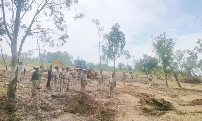 ಯಾದಗಿರಿ | 50 ಎಕರೆ ಅರಣ್ಯ ಭೂಮಿ ಒತ್ತುವರಿ ತೆರವು