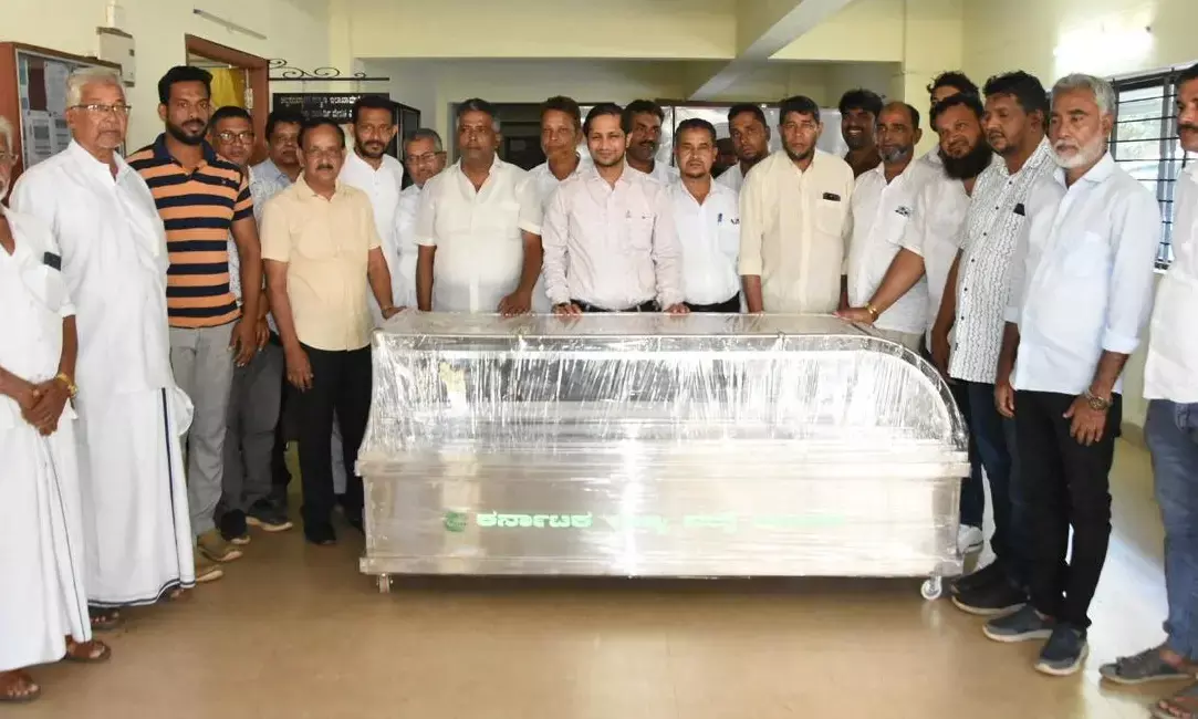 ಕರ್ನಾಟಕ ರಾಜ್ಯ ವಕ್ಫ್ ಮಂಡಳಿಯಿಂದ ದ.ಕ. ಜಿಲ್ಲೆಯ 7 ಮಸೀದಿಗಳಿಗೆ ಮೃತದೇಹ ಸಂರಕ್ಷಣಾ ಫ್ರೀಝರ್ ಹಸ್ತಾಂತರ