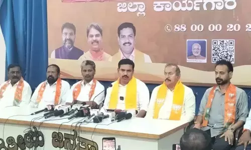 ಸಿದ್ದರಾಮಯ್ಯ ವಿರುದ್ಧ ಕಾಂಗ್ರೆಸ್‌ನಲ್ಲಿಯೇ ಯುದ್ಧ ನಡೆಯುತ್ತಿದೆ : ವಿಜಯೇಂದ್ರ