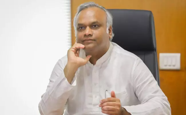 Photo of Priyank Kharge Photo of Priyank Kharge