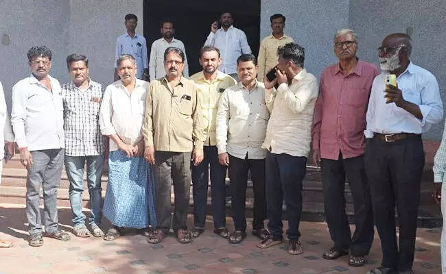 ಅಮಿತ್ ಶಾ ಹೇಳಿಕೆ ಖಂಡಿಸಿ ಜ.6ರಂದು ಕೊಪ್ಪಳ ನಗರದಲ್ಲಿ ಬೃಹತ್ ಮುಷ್ಕರ ಅಮಿತ್ ಶಾ ಹೇಳಿಕೆ ಖಂಡಿಸಿ ಜ.6ರಂದು ಕೊಪ್ಪಳ ನಗರದಲ್ಲಿ ಬೃಹತ್ ಮುಷ್ಕರ