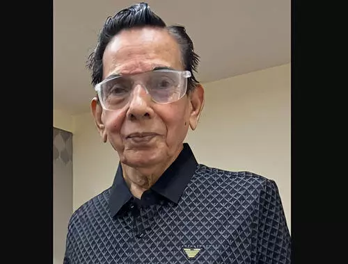 ಠಸ್ಸೆ ವೆಂಡರ್ ಅಣ್ಣಾಜಿ ಠಸ್ಸೆ ವೆಂಡರ್ ಅಣ್ಣಾಜಿ