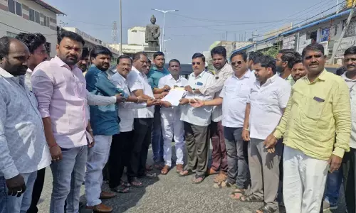 ಯಾದಗಿರಿ: ಸಂಗೊಳ್ಳಿ ರಾಯಣ್ಣನ ಪುತ್ಥಳಿಗೆ ವಿಘ್ನ; ಕಿಡಿಗೇಡಿಗಳನ್ನು ಬಂಧಿಸುವಂತೆ ಆಗ್ರಹ