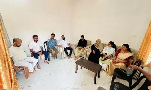 ಮಂಜನಾಡಿ: ಗ್ಯಾಸ್ ದುರಂತ ;ಸಂತ್ರಸ್ತರ ಮನೆಗೆ ಭೇಟಿ ನೀಡಿದ ಮಕ್ಕಳ ಸಾಹಿತ್ಯ ಪರಿಷತ್ತು ಉಳ್ಳಾಲ ಘಟಕದ ಪದಾಧಿಕಾರಿಗಳು