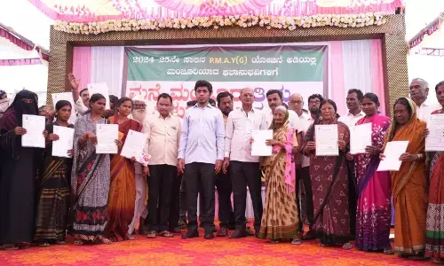 ಬೀದರ್ | ಮನೆ ಮಂಜೂರಾತಿ ತಿಳುವಳಿಕೆ ಪತ್ರ ವಿತರಿಸಿದ ಸಂಸದ ಸಾಗರ್ ಖಂಡ್ರೆ