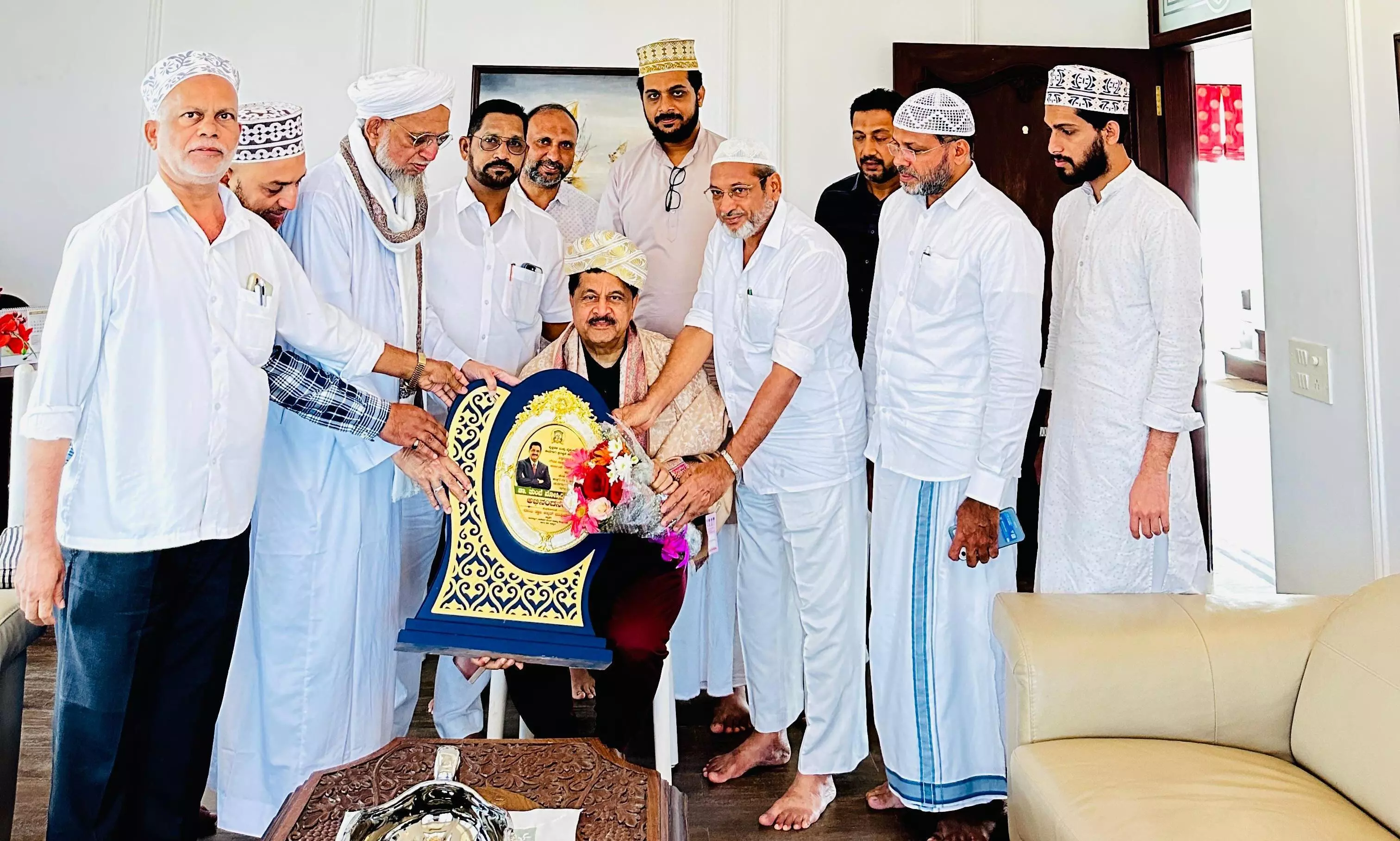 ಮಂಗಳೂರು: ಡಾ.ತುಂಬೆ ಮೊಯ್ದಿನ್ ರಿಗೆ ಸನ್ಮಾನ