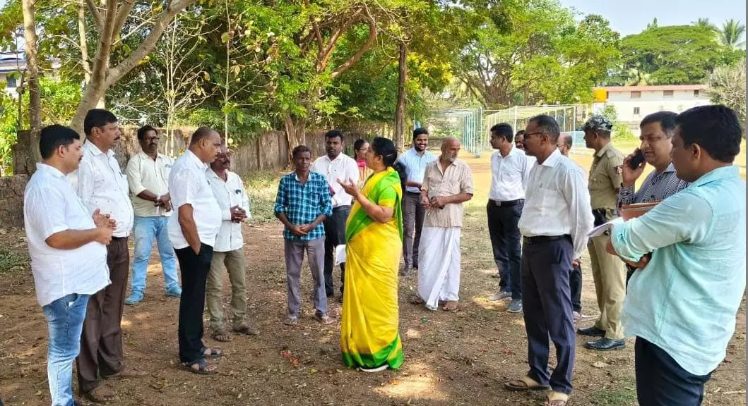 ಕುಂದಾಪುರ ಗಾಂಧಿ ಮೈದಾನ ಸುಂದರಿಕರಣ: ಉಡುಪಿ ಡಿಸಿಯಿಂದ ಪರಿಶೀಲನೆ ಕುಂದಾಪುರ ಗಾಂಧಿ ಮೈದಾನ ಸುಂದರಿಕರಣ: ಉಡುಪಿ ಡಿಸಿಯಿಂದ ಪರಿಶೀಲನೆ