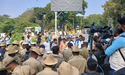 ಅಮಿತ್ ಶಾ ಹೇಳಿಕೆ ಖಂಡಿಸಿ ಮೈಸೂರು ಬಂದ್ ಗೆ ವ್ಯಾಪಕ ಬೆಂಬಲ: ಆರೆಸ್ಸೆಸ್ ಕಚೇರಿಗೆ ಮುತ್ತಿಗೆ ಯತ್ನ