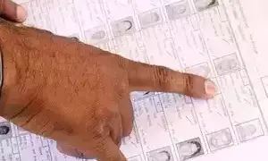 ಅಂಡಮಾನ್ ನಿಕೋಬಾರ್ : ಮೊದಲ ಬಾರಿಗೆ ಜಾರವ ಸಮುದಾಯದ ಮತದಾರರಿಗೆ ಗುರುತಿನ ಚೀಟಿ ವಿತರಣೆ