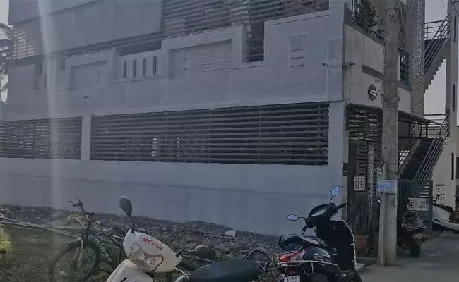 ತುಮಕೂರು: ಆರ್ಟಿಒ ಬ್ರೋಕರ್ ಮನೆ ಮೇಲೆ ಲೋಕಾಯುಕ್ತ ದಾಳಿ ತುಮಕೂರು: ಆರ್ಟಿಒ ಬ್ರೋಕರ್ ಮನೆ ಮೇಲೆ ಲೋಕಾಯುಕ್ತ ದಾಳಿ