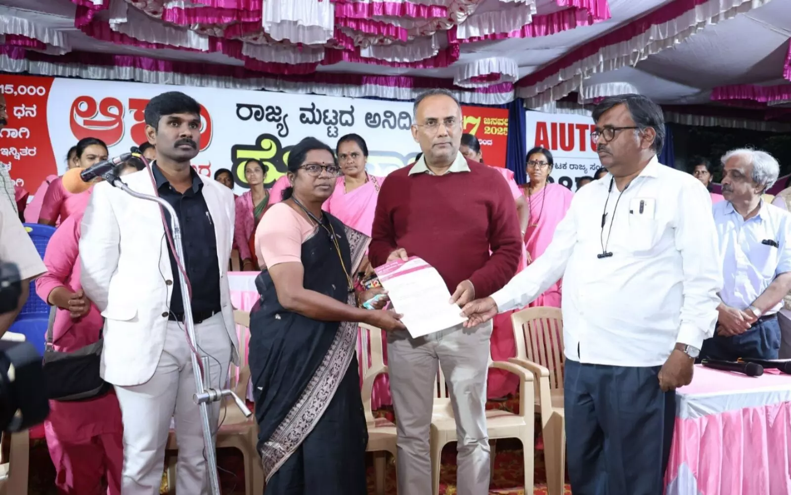 ಆಶಾ ಕಾರ್ಯಕರ್ತೆಯರಿಗೆ 9,500 ರೂ. ಮುಂಗಡವಾಗಿ ನೀಡಲು ಸಿದ್ಧ : ದಿನೇಶ್ ಗುಂಡೂರಾವ್