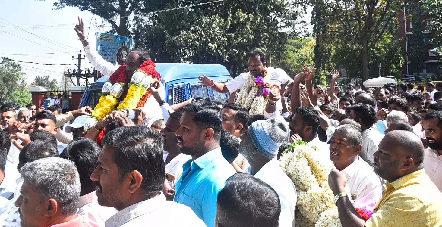 ತುಮುಲ್ ಚುನಾವಣೆ ಫಲಿತಾಂಶ ಪ್ರಕಟ-ಕಾಂಗ್ರೆಸ್ ಮೇಲುಗೈ ತುಮುಲ್ ಚುನಾವಣೆ ಫಲಿತಾಂಶ ಪ್ರಕಟ-ಕಾಂಗ್ರೆಸ್ ಮೇಲುಗೈ