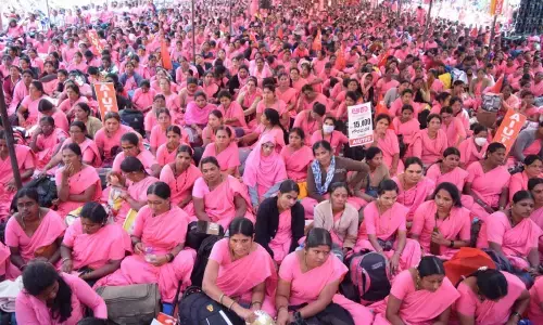 ಈಡೇರದ ಆಶಾ ಕಾರ್ಯಕರ್ತೆಯರ ಬೇಡಿಕೆ, ನಾಲ್ಕನೆ ದಿನಕ್ಕೆ ಕಾಲಿಟ್ಟ ಧರಣಿ