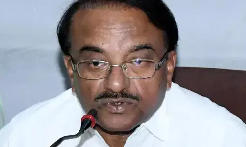 ಎಲ್ಲ ವಿವಿಗಳಲ್ಲಿ ಖಾಯಂ ಹುದ್ದೆಗಳ ನೇಮಕಾತಿ ನಡೆಯಲಿ: ಶಶೀಲ್ ನಮೋಶಿ ಆಗ್ರಹ