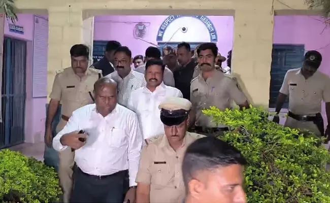 ಸಚಿನ್ ಪಾಂಚಾಳ ಆತ್ಮಹತ್ಯೆ ಪ್ರಕರಣ; ಆರೋಪಿಗಳು 5 ದಿನ ಸಿಐಡಿ ವಶಕ್ಕೆ ಸಚಿನ್ ಪಾಂಚಾಳ ಆತ್ಮಹತ್ಯೆ ಪ್ರಕರಣ; ಆರೋಪಿಗಳು 5 ದಿನ ಸಿಐಡಿ ವಶಕ್ಕೆ