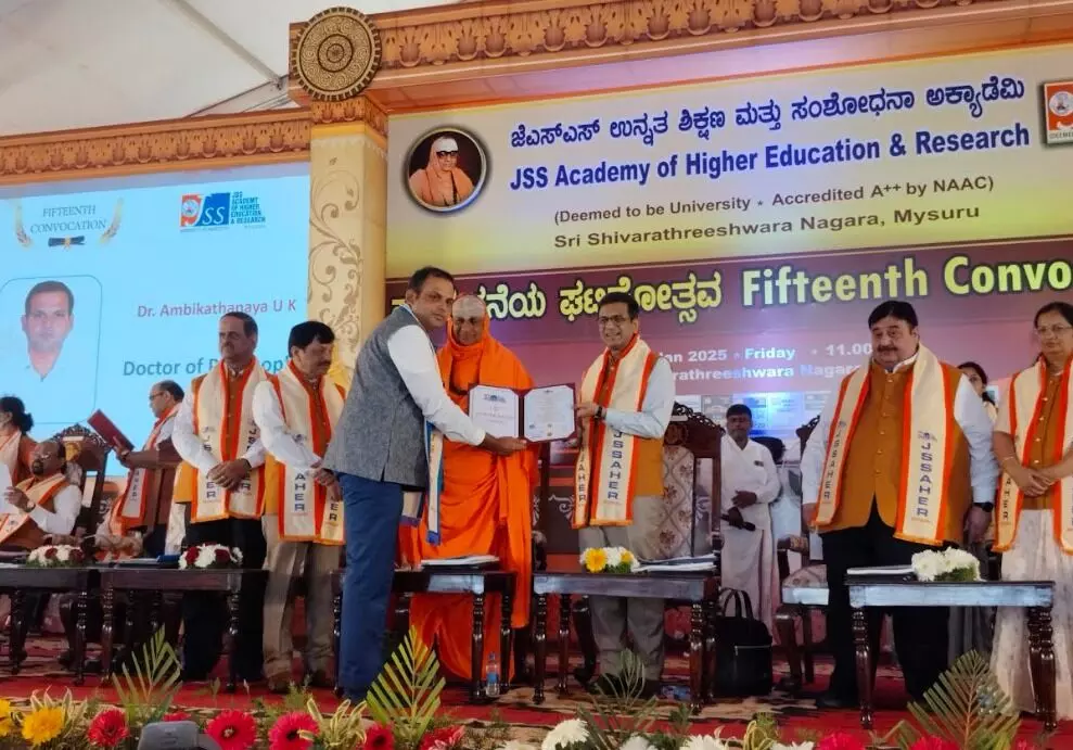 ಆರೋಗ್ಯ ಕ್ಷೇತ್ರದಲ್ಲಿರುವವರು ನ್ಯಾಯಪರತೆ, ಸಮಾನತೆ, ಮಾನವೀಯ ತತ್ವ ಪಾಲಿಸಬೇಕು : ಡಿ.ವೈ.ಚಂದ್ರಚೂಡ್ ಆರೋಗ್ಯ ಕ್ಷೇತ್ರದಲ್ಲಿರುವವರು ನ್ಯಾಯಪರತೆ, ಸಮಾನತೆ, ಮಾನವೀಯ ತತ್ವ ಪಾಲಿಸಬೇಕು : ಡಿ.ವೈ.ಚಂದ್ರಚೂಡ್