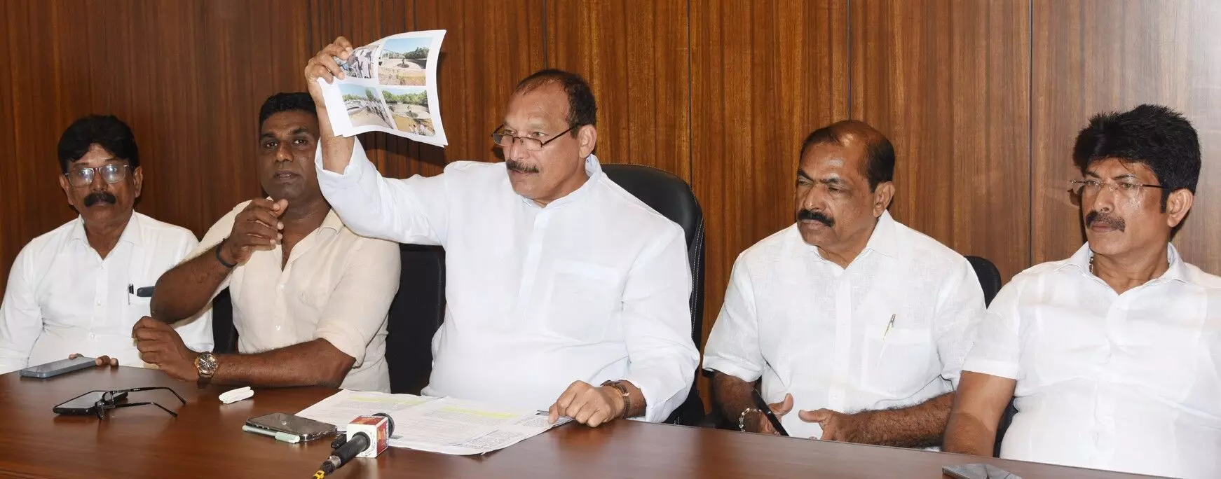 ಬೆಂದೂರ್ವೆಲ್ ಪಂಪ್ಹೌಸ್ ನೀರು ಕುಡಿಯಲು ಸುರಕ್ಷಿತವಲ್ಲ; ಪ್ರಯೋಗಾಲಯ ವರದಿಯಿಂದ ದೃಢ: ಐವನ್ ಡಿಸೋಜಾ ಬೆಂದೂರ್ವೆಲ್ ಪಂಪ್ಹೌಸ್ ನೀರು ಕುಡಿಯಲು ಸುರಕ್ಷಿತವಲ್ಲ; ಪ್ರಯೋಗಾಲಯ ವರದಿಯಿಂದ ದೃಢ: ಐವನ್ ಡಿಸೋಜಾ