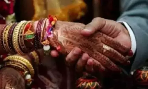 ಅತ್ಯಾಚಾರ ಆರೋಪದ ಬೆನ್ನಲ್ಲೇ ಸಂತ್ರಸ್ತೆಯನ್ನು ವಿವಾಹವಾದ ಪೊಲೀಸ್ ಪೇದೆ