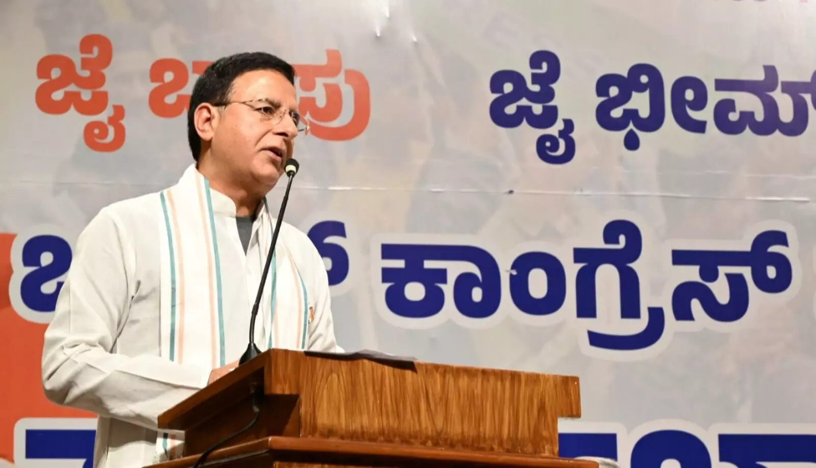 ಪ್ರತಿಪಕ್ಷಗಳು ರಾಜ್ಯ ಸರಕಾರದ ಮೇಲೆ ಇಲ್ಲಸಲ್ಲದ ಕಥೆಗಳನ್ನು ಹೆಣೆಯುತ್ತಿವೆ : ಸುರ್ಜೇವಾಲಾ