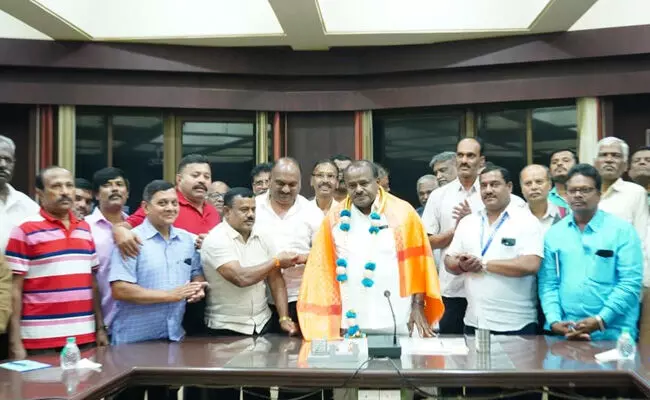 ಎಚ್‍ಎಂಟಿ ಕಾರ್ಖಾನೆ ಪುನಶ್ಚೇತನ | ನಿವೃತ್ತ ಕಾರ್ಮಿಕರ ವೇತನ ಬಾಕಿ ಪಾವತಿಗೆ ಕ್ರಮ: ಕೇಂದ್ರ ಸಚಿವ ಕುಮಾರಸ್ವಾಮಿ