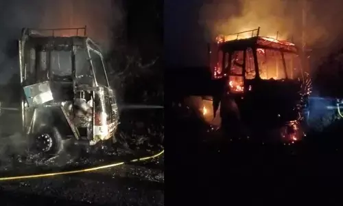 ಕಡೂರು | ನಡು ರಸ್ತೆಯಲ್ಲೇ ಹೊತ್ತಿ ಉರಿದ ಲಾರಿ; ಚಾಲಕ ಅಪಾಯದಿಂದ ಪಾರು