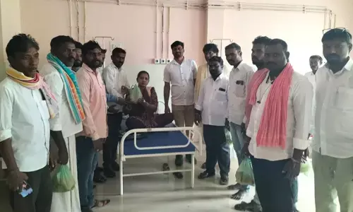 ಯಾದಗಿರಿ | ಹುಟ್ಟು ಹಬ್ಬದ ಅಂಗವಾಗಿ ರೋಗಿಗಳಿಗೆ ಹಣ್ಣು-ಹಂಪಲು ವಿತರಣೆ