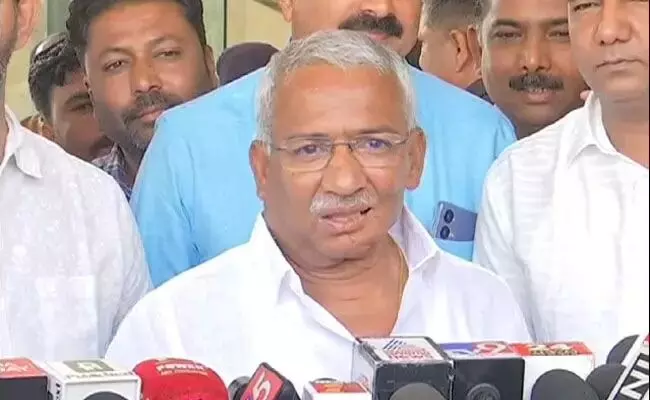 ನಾನು ದಲಿತ ಸಮುದಾಯಕ್ಕೆ ಸೇರಿದವನು, ನಾನೇಕೆ ಮುಖ್ಯಮಂತ್ರಿಯಾಗಬಾರದು? : ಸಚಿವ ಆರ್.ಬಿ. ತಿಮ್ಮಾಪುರ ನಾನು ದಲಿತ ಸಮುದಾಯಕ್ಕೆ ಸೇರಿದವನು, ನಾನೇಕೆ ಮುಖ್ಯಮಂತ್ರಿಯಾಗಬಾರದು? : ಸಚಿವ ಆರ್.ಬಿ. ತಿಮ್ಮಾಪುರ