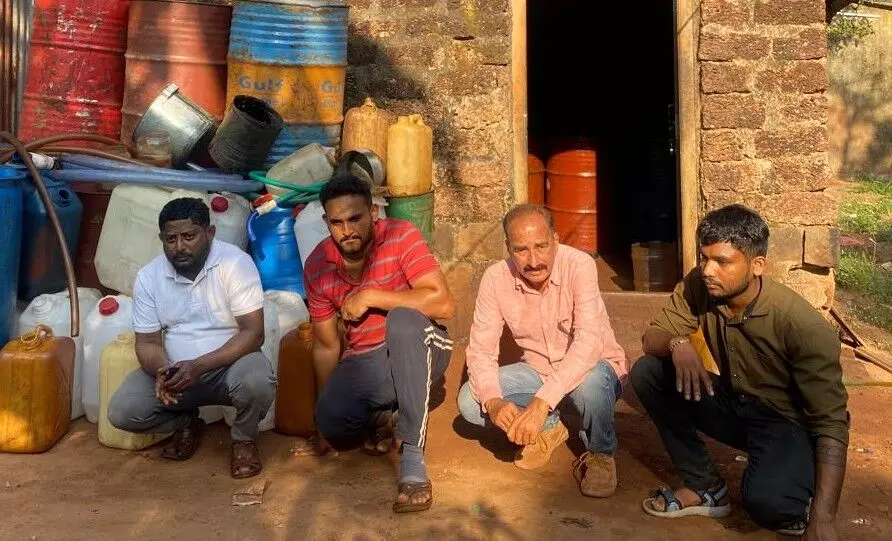 ಡೀಸೆಲ್ ಕಳವು ಪ್ರಕರಣ: ಆರೋಪಿಗಳ ಬಂಧನ, ಸೊತ್ತು ವಶ ಡೀಸೆಲ್ ಕಳವು ಪ್ರಕರಣ: ಆರೋಪಿಗಳ ಬಂಧನ, ಸೊತ್ತು ವಶ