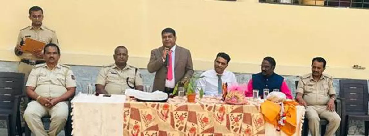 ಹಿರಿಯಡ್ಕ: ಜೈಲು ಬಂಧಿತರಿಗೆ ಉಚಿತ ಕಾನೂನು ಅರಿವು-ನೆರವು ಹಿರಿಯಡ್ಕ: ಜೈಲು ಬಂಧಿತರಿಗೆ ಉಚಿತ ಕಾನೂನು ಅರಿವು-ನೆರವು