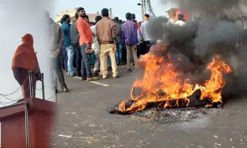 ಬೀದರ್: ಬಸವಣ್ಣನ ಮೂರ್ತಿಗೆ ಅವಮಾನ; ರಸ್ತೆ ತಡೆದು ಪ್ರತಿಭಟನೆ