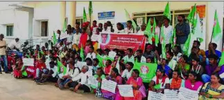 ಪಣಿ ಎರವರ ಸಮುದಾಯದ ಕಾರ್ಮಿಕನ ಹತ್ಯೆ ಪ್ರಕರಣ | ವೀರಾಜಪೇಟೆಯಲ್ಲಿ ಆದಿವಾಸಿ ಸಂಘರ್ಷ ಮೋರ್ಚಾದಿಂದ ಧರಣಿ ಪಣಿ ಎರವರ ಸಮುದಾಯದ ಕಾರ್ಮಿಕನ ಹತ್ಯೆ ಪ್ರಕರಣ | ವೀರಾಜಪೇಟೆಯಲ್ಲಿ ಆದಿವಾಸಿ ಸಂಘರ್ಷ ಮೋರ್ಚಾದಿಂದ ಧರಣಿ