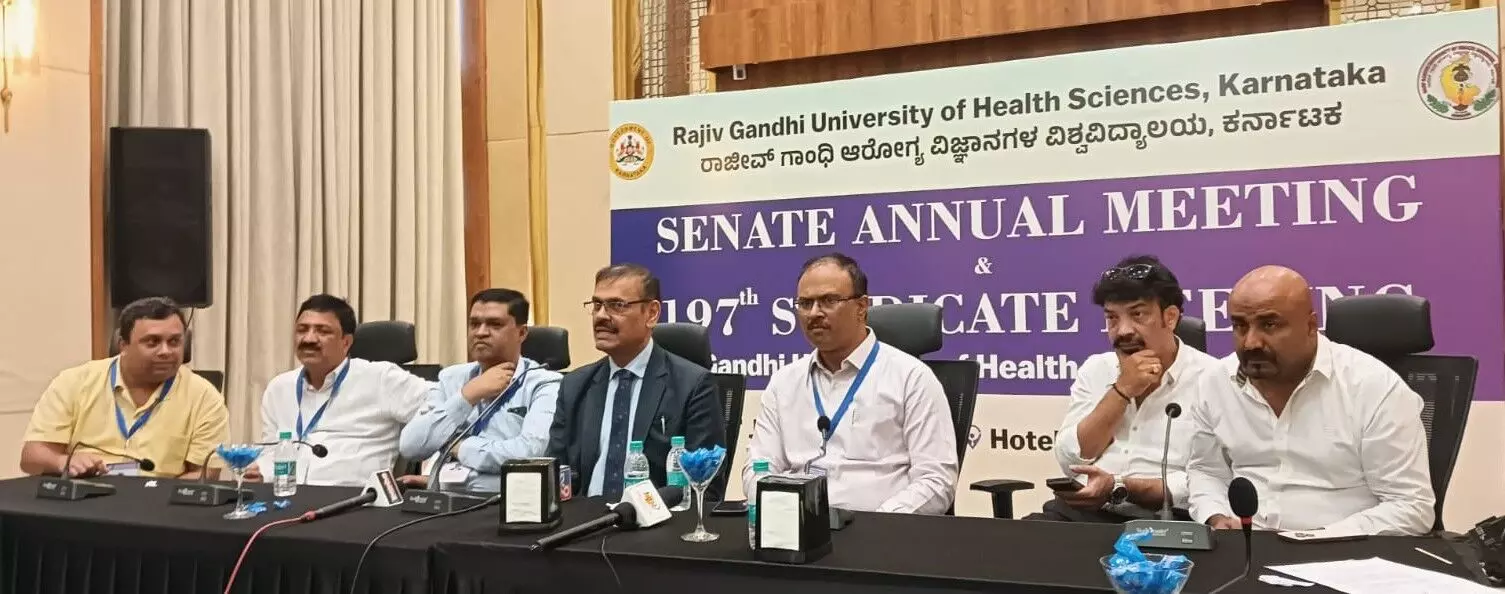 ಮಂಗಳೂರು ಸೇರಿ 6 ಕಡೆ ರಾಜೀವ್ ಗಾಂಧಿ ಆರೋಗ್ಯ ವಿಜ್ಞಾನ ವಿವಿ ಪ್ರಾದೇಶಿಕ ಕೇಂದ್ರ ಸ್ಥಾಪನೆ: ರಮೇಶ್ ಮಂಗಳೂರು ಸೇರಿ 6 ಕಡೆ ರಾಜೀವ್ ಗಾಂಧಿ ಆರೋಗ್ಯ ವಿಜ್ಞಾನ ವಿವಿ ಪ್ರಾದೇಶಿಕ ಕೇಂದ್ರ ಸ್ಥಾಪನೆ: ರಮೇಶ್